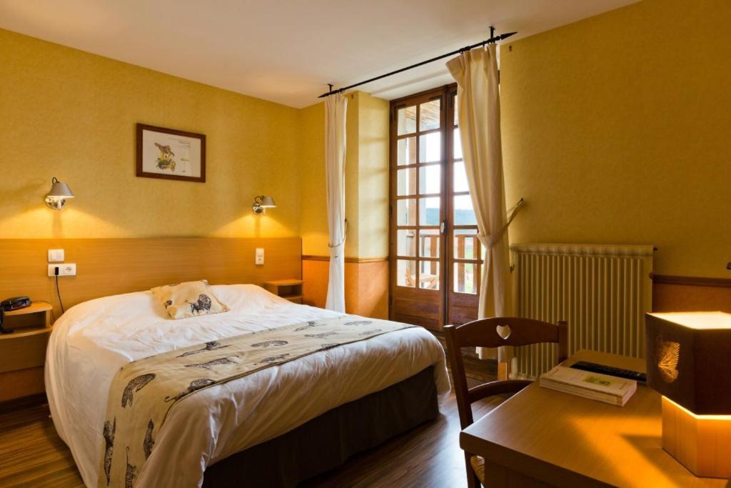Hotel La Clairiere Chambon-sur-Dolore Exterior foto