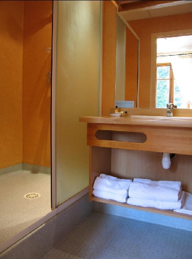 Hotel La Clairiere Chambon-sur-Dolore Zimmer foto